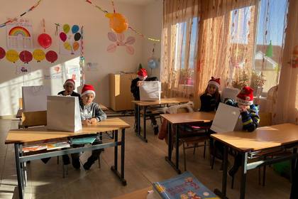 Децата в района на Корча  отпразнуваха „Коледа по български“